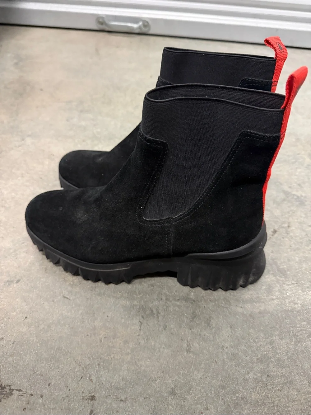 Nurture by Lamaze Black Suede Chukka Boots with Red Pull Tabs